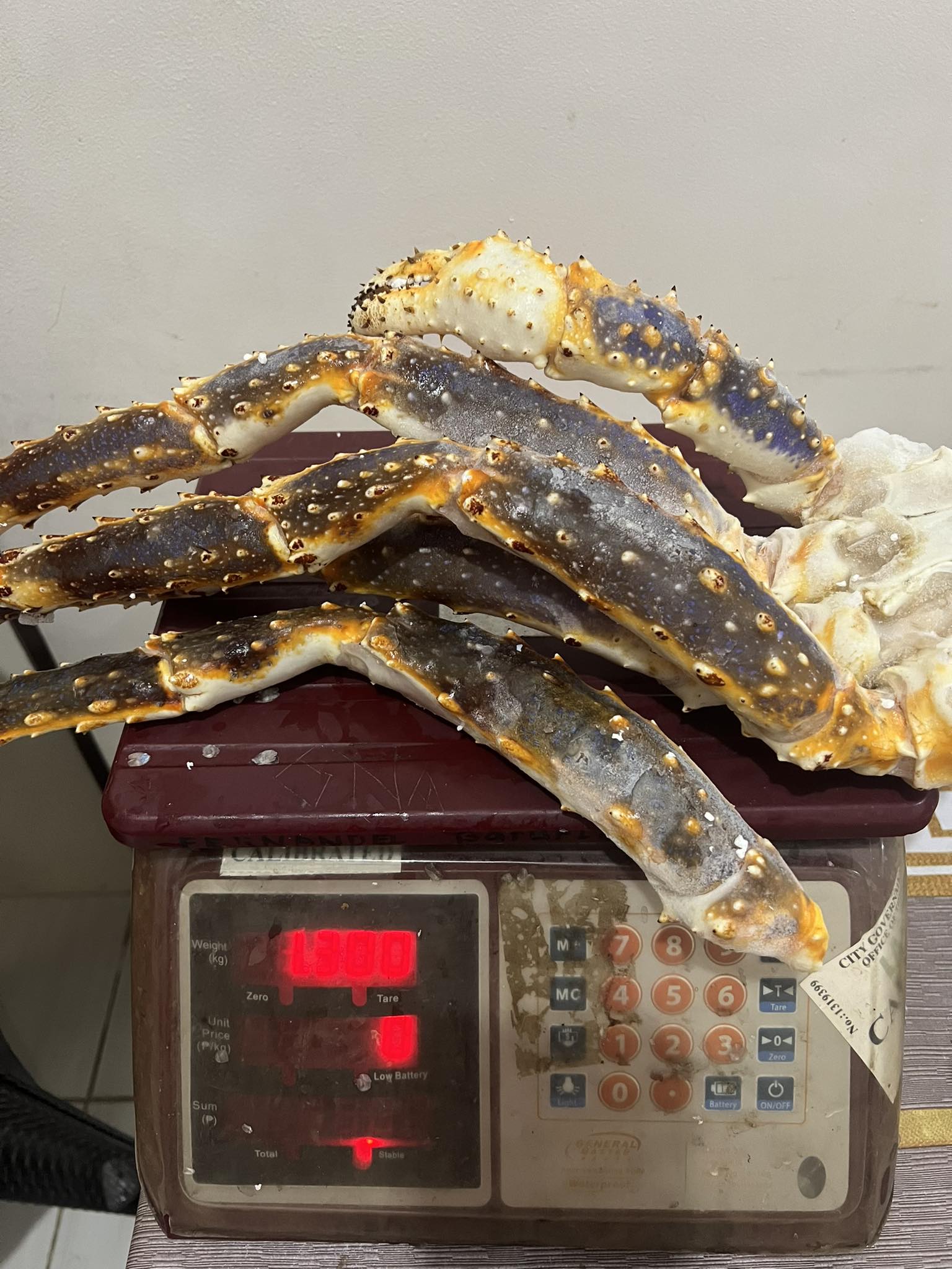 Fresh Alaskan King Crab Legs Pack (2-5pcs)